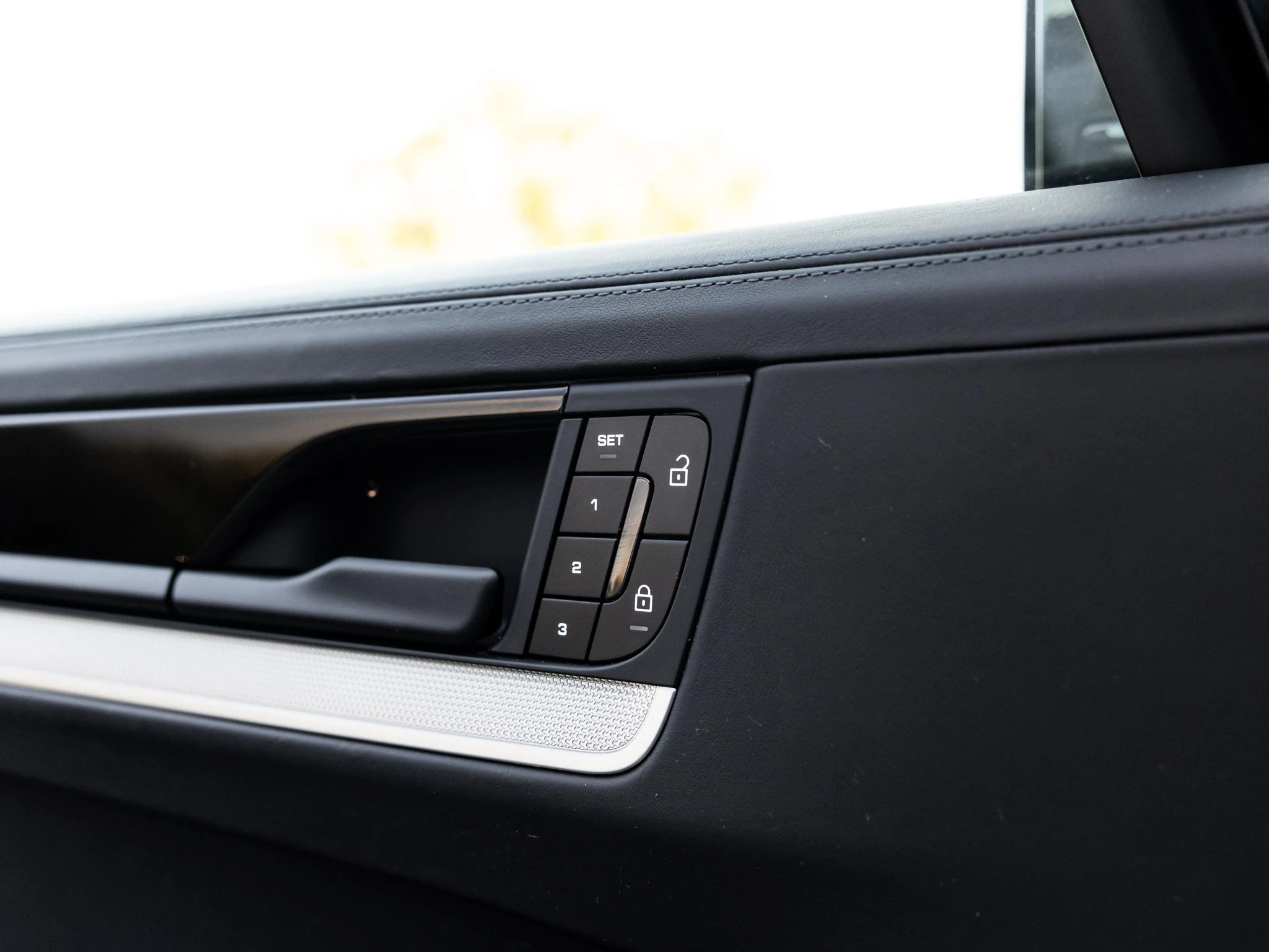 Porsche-Cayenne-image-21