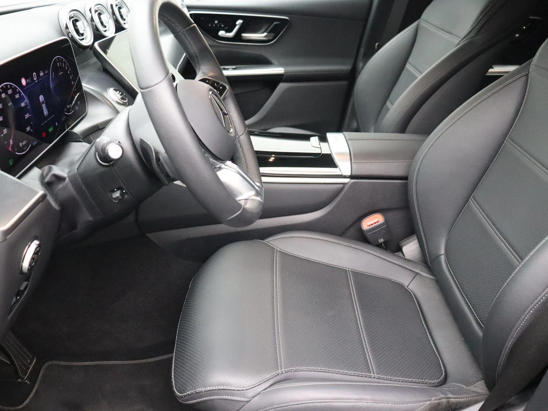 Mercedes-Benz GLC 300 e SUV Luxury Line + LEDER + DIGITAL LIGHT + TREKHAAK + 360 CAMERA +