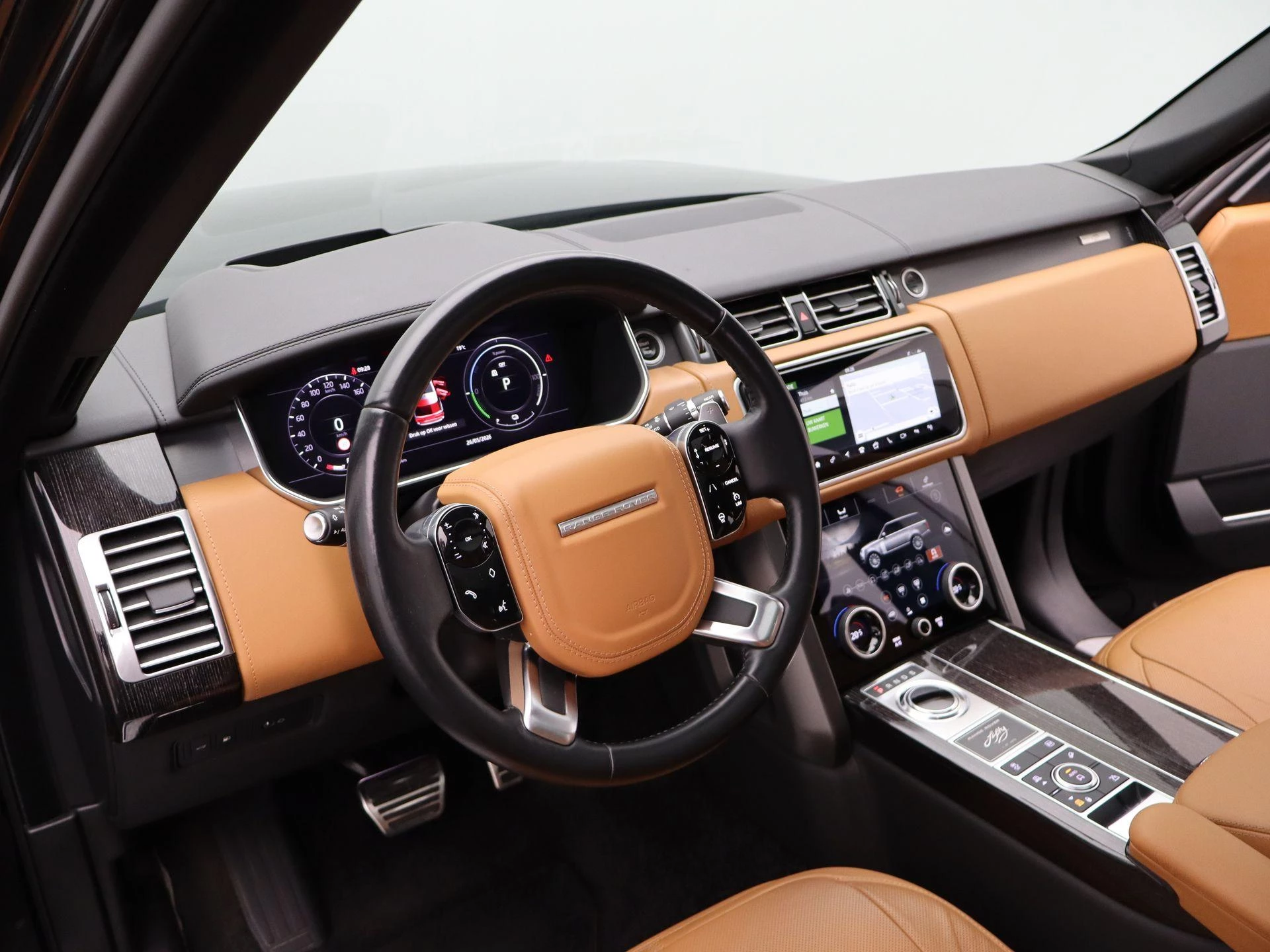Land Rover Range Rover P400e Fifty