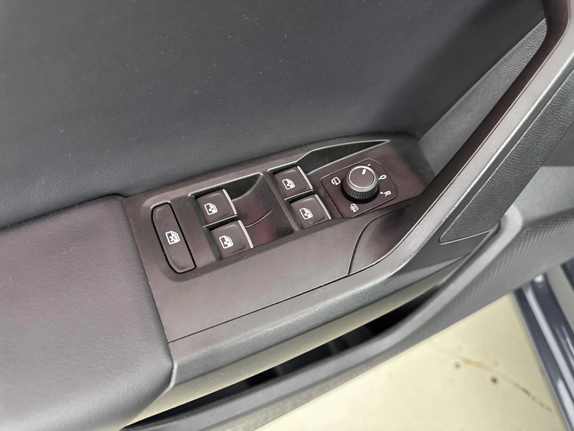 SEAT-Leon-image-19