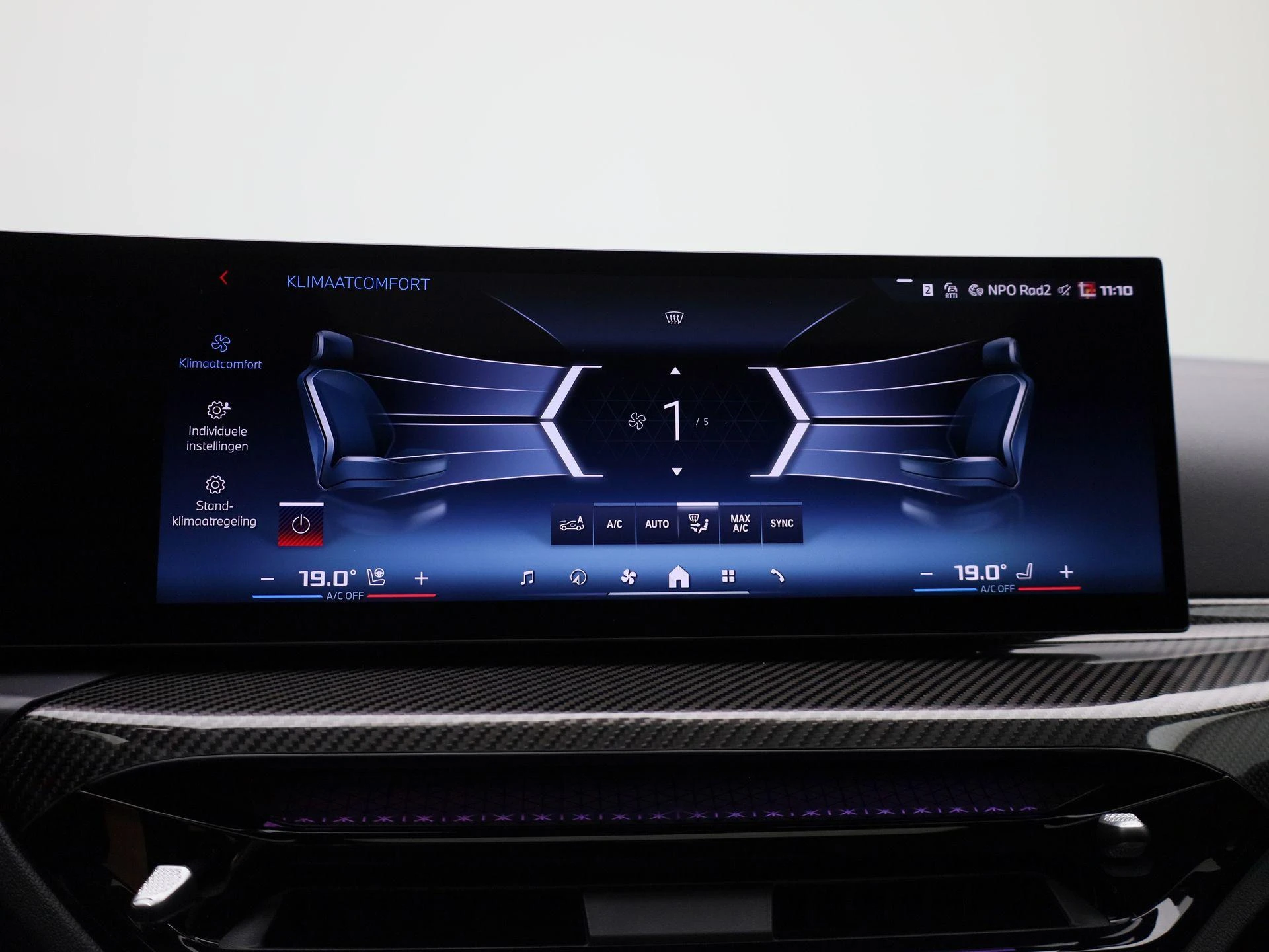 BMW-i4-image-19