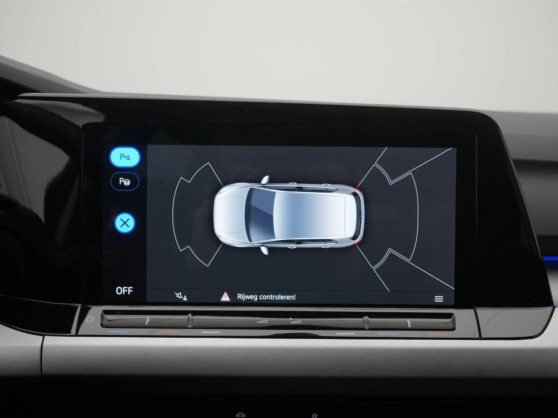Volkswagen-Golf-image-11