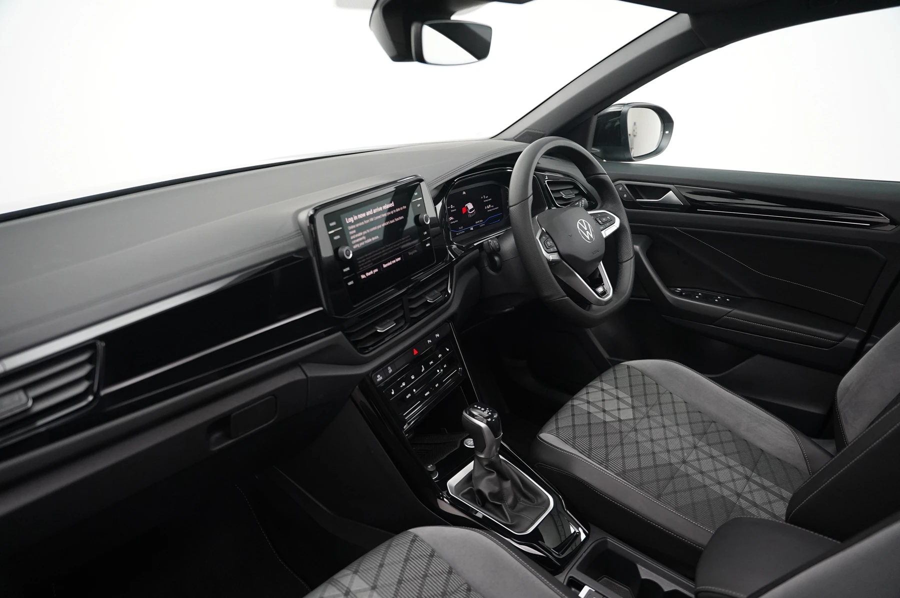 Volkswagen-T-Roc-image-1