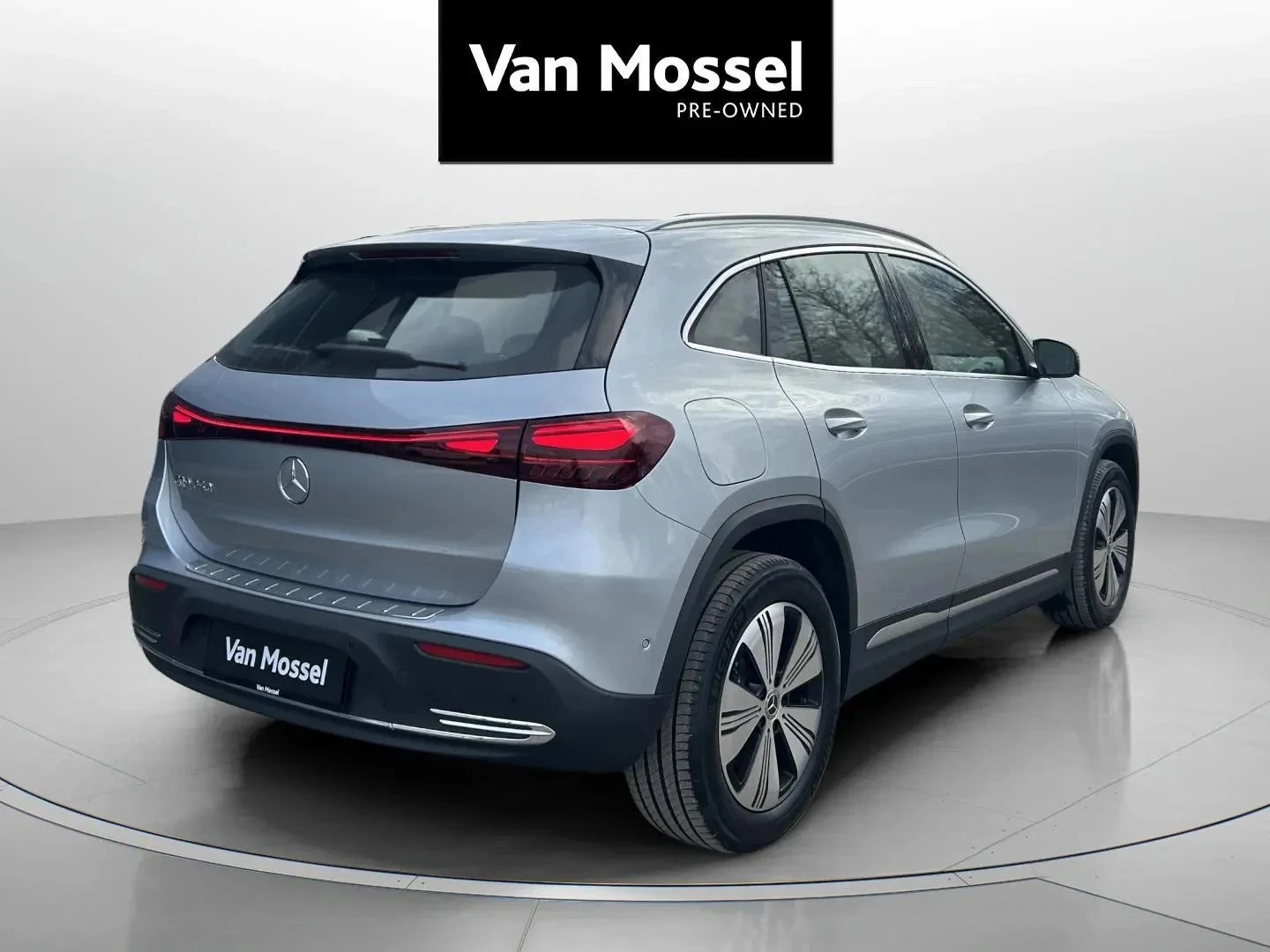 Mercedes-Benz-EQA-image-4