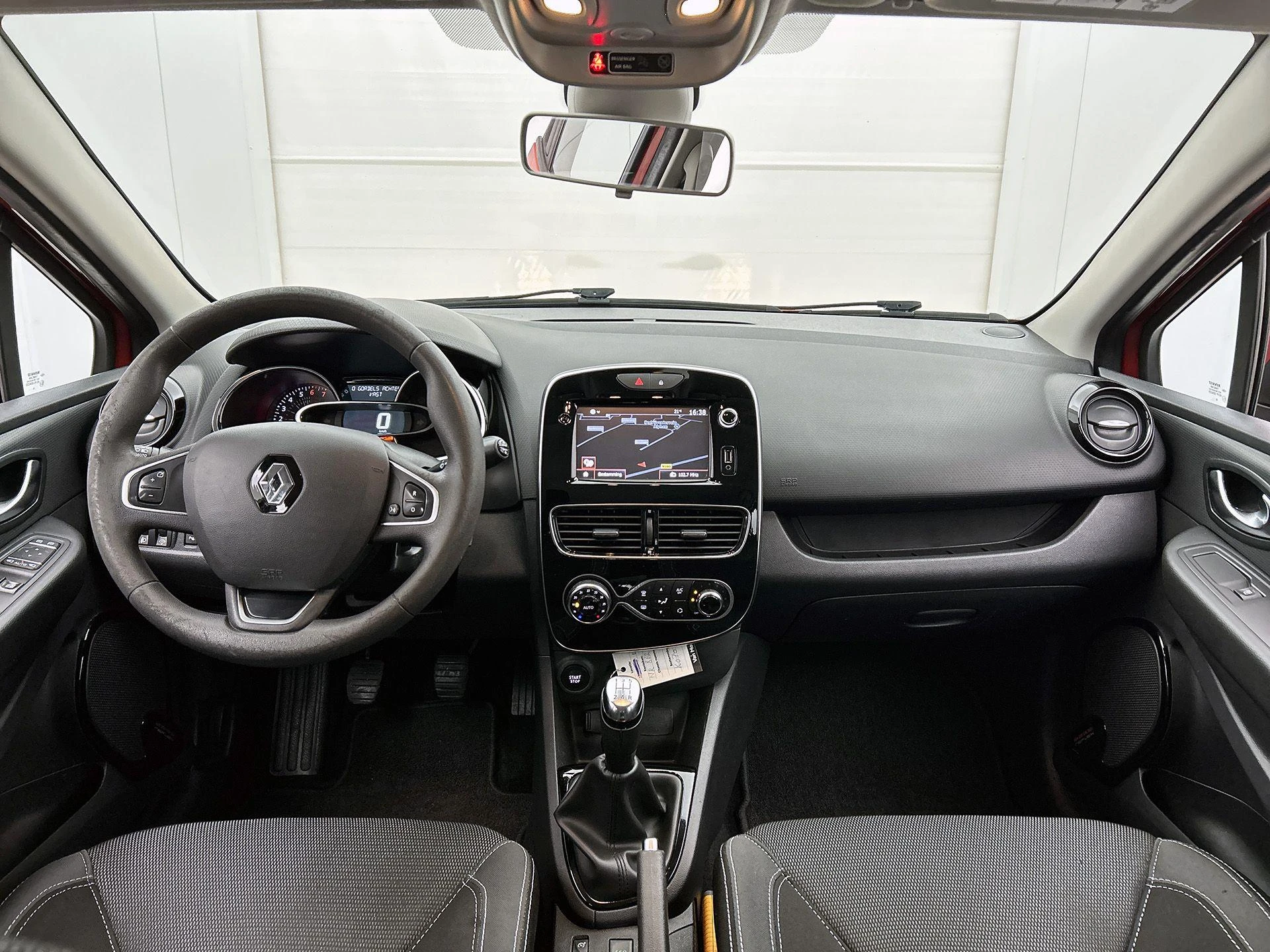 Renault-Clio-image-19