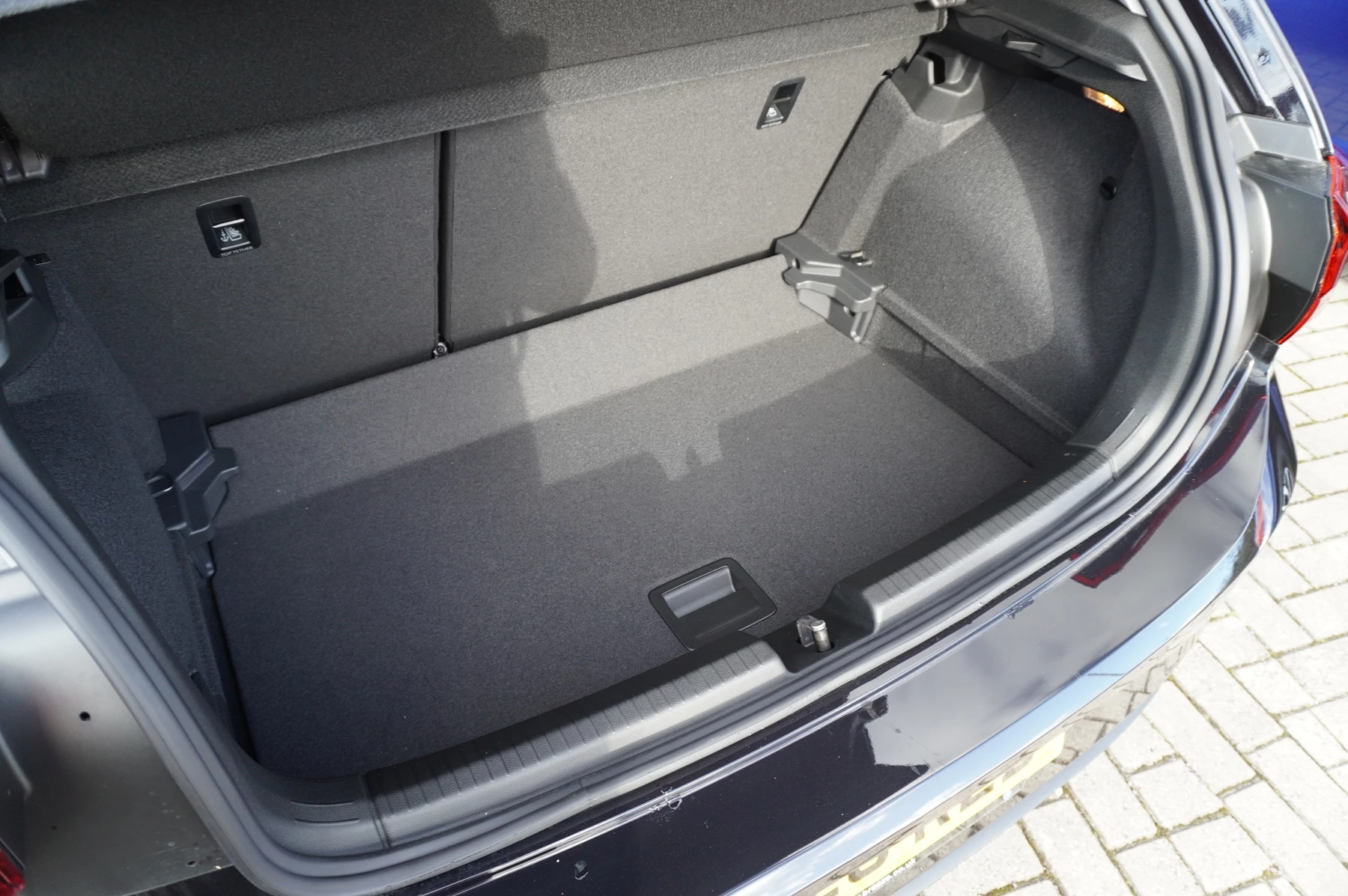 Volkswagen-Polo-image-9