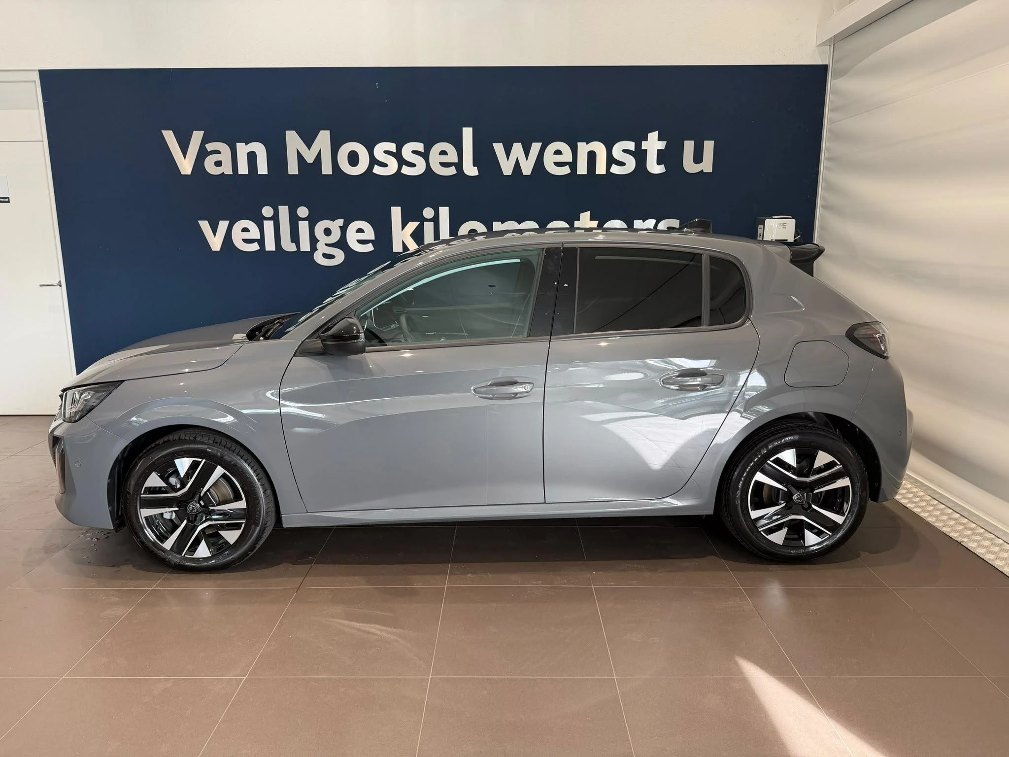 Peugeot-208-image-1