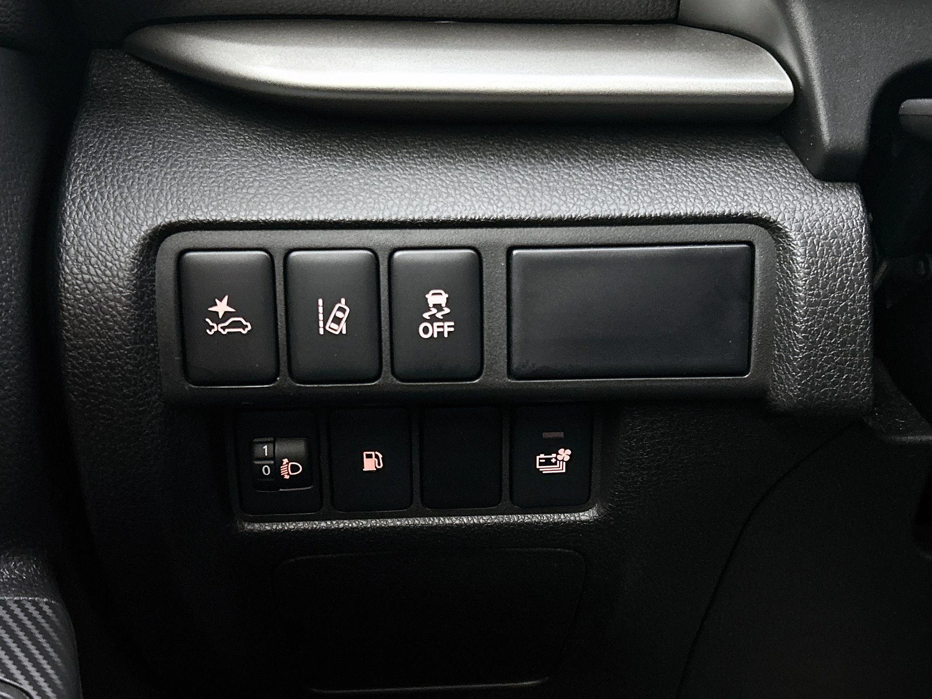 Mitsubishi-Eclipse Cross-image-22