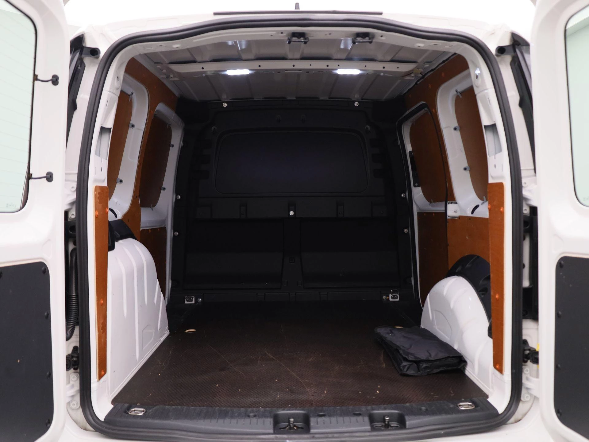 Volkswagen-Caddy-image-14