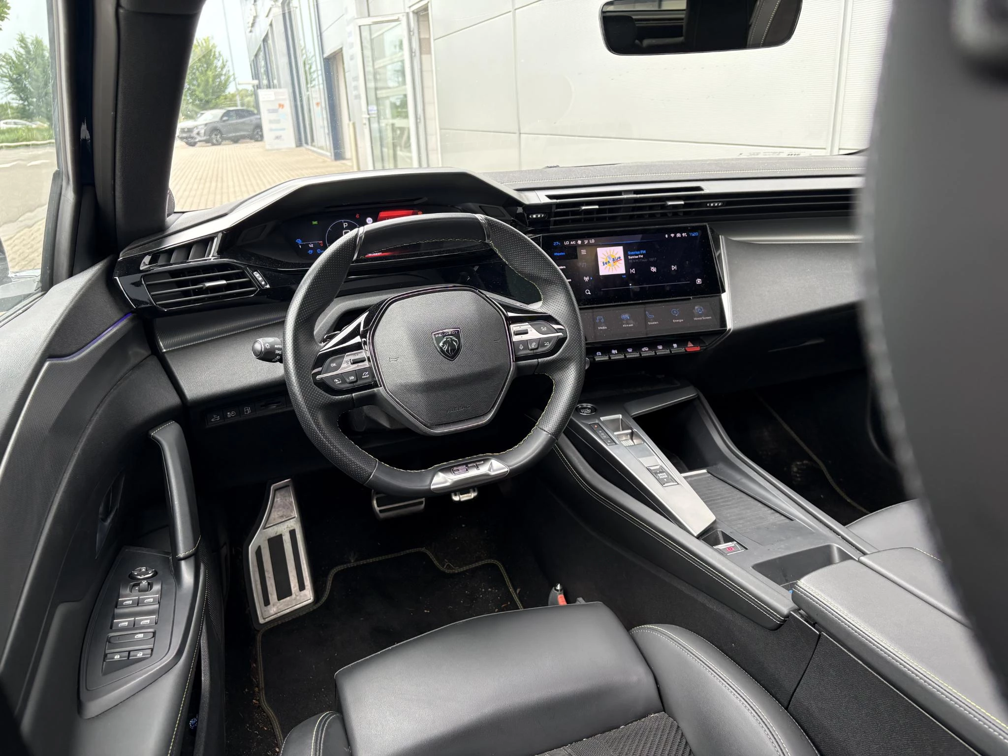 Peugeot 408 1.6 HYbrid GT 225 EAT8 First Edition