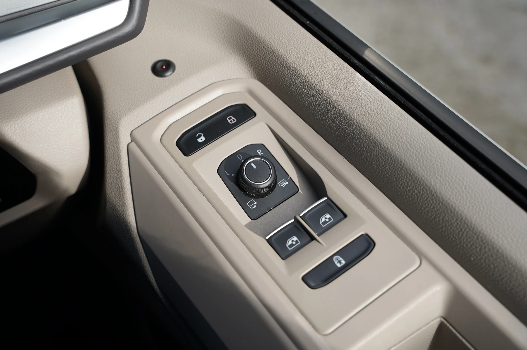Volkswagen-California-image-17
