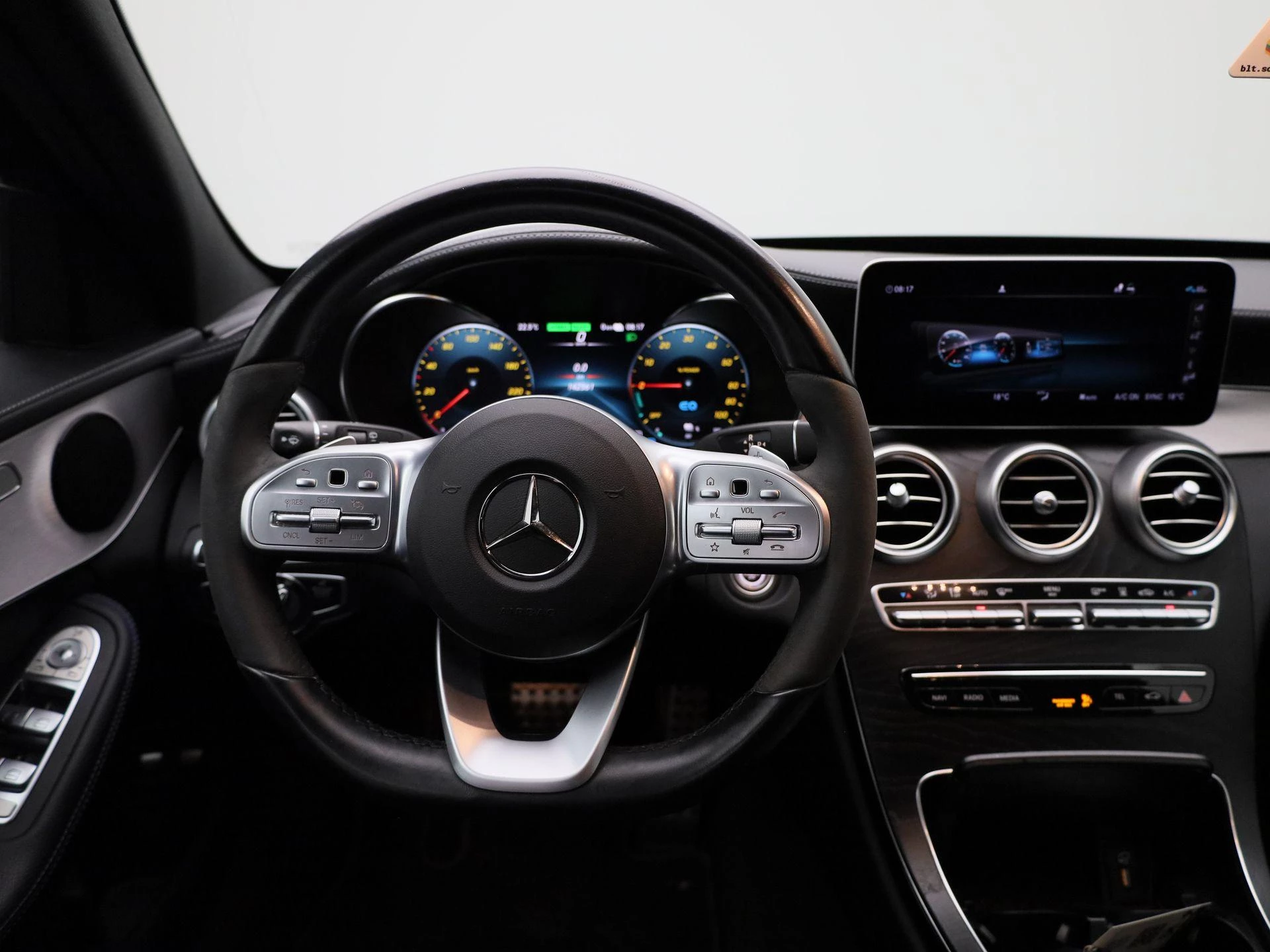Mercedes-Benz-C-Klasse-image-6