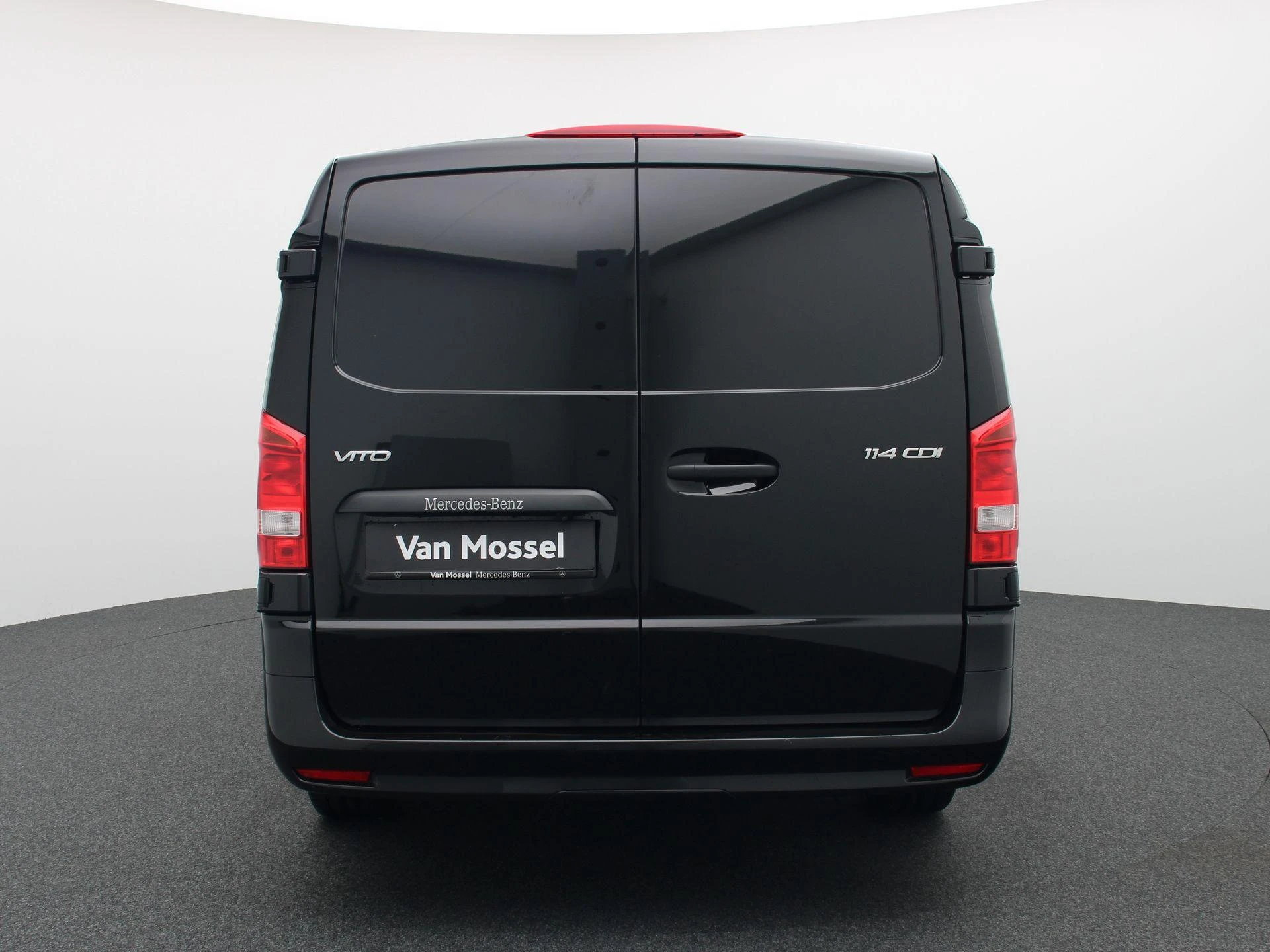 Mercedes-Benz-Vito-image-4