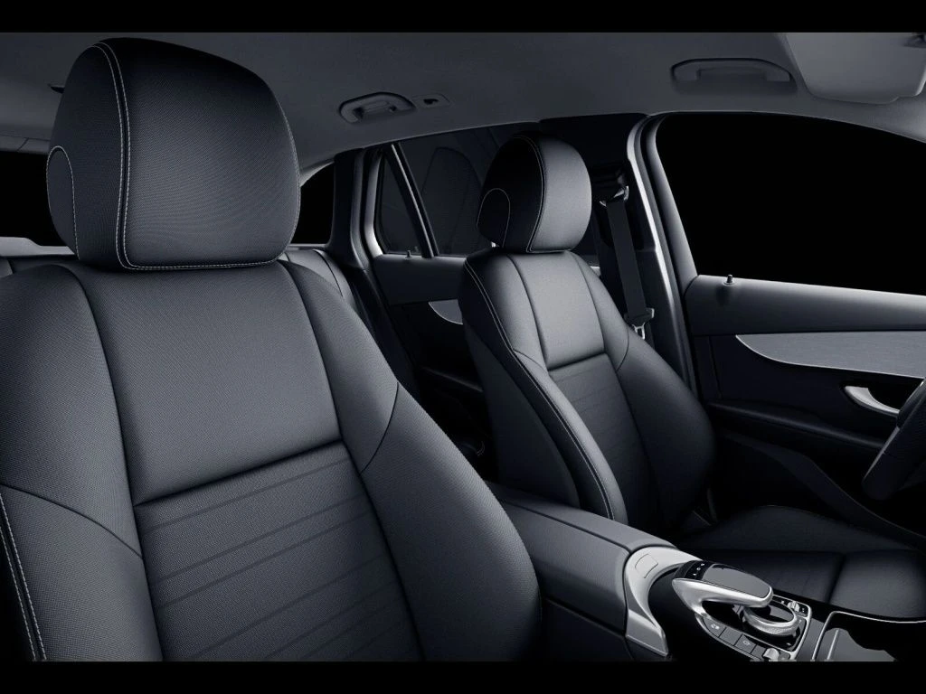 Mercedes-Benz-GLC 220 d-image-9