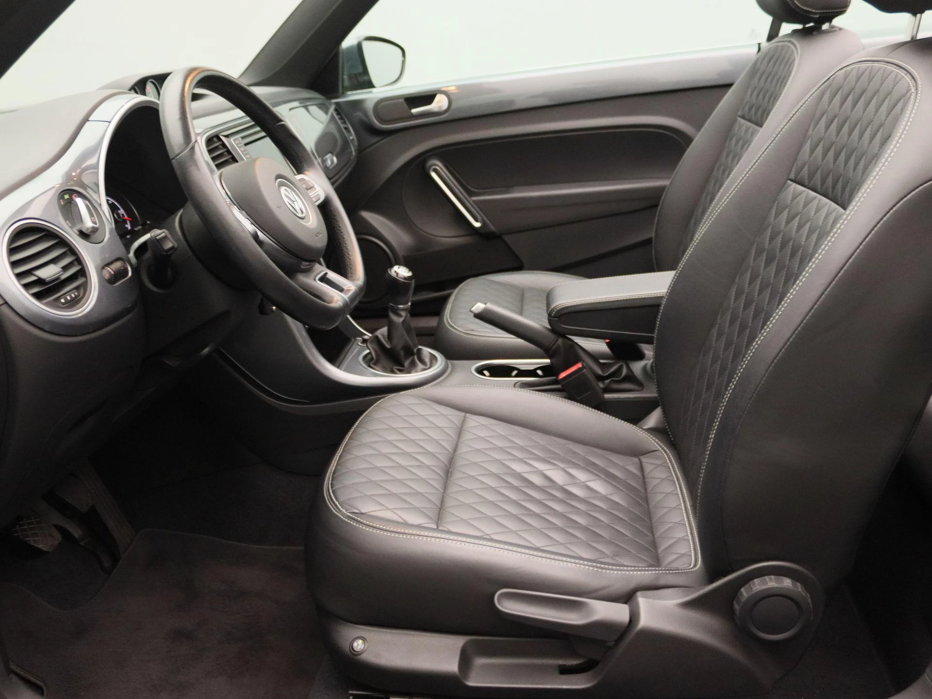 Volkswagen-Beetle-image-11