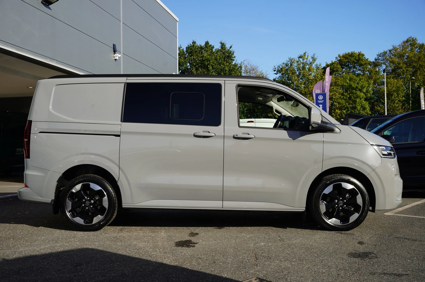 Volkswagen-Transporter-image-3