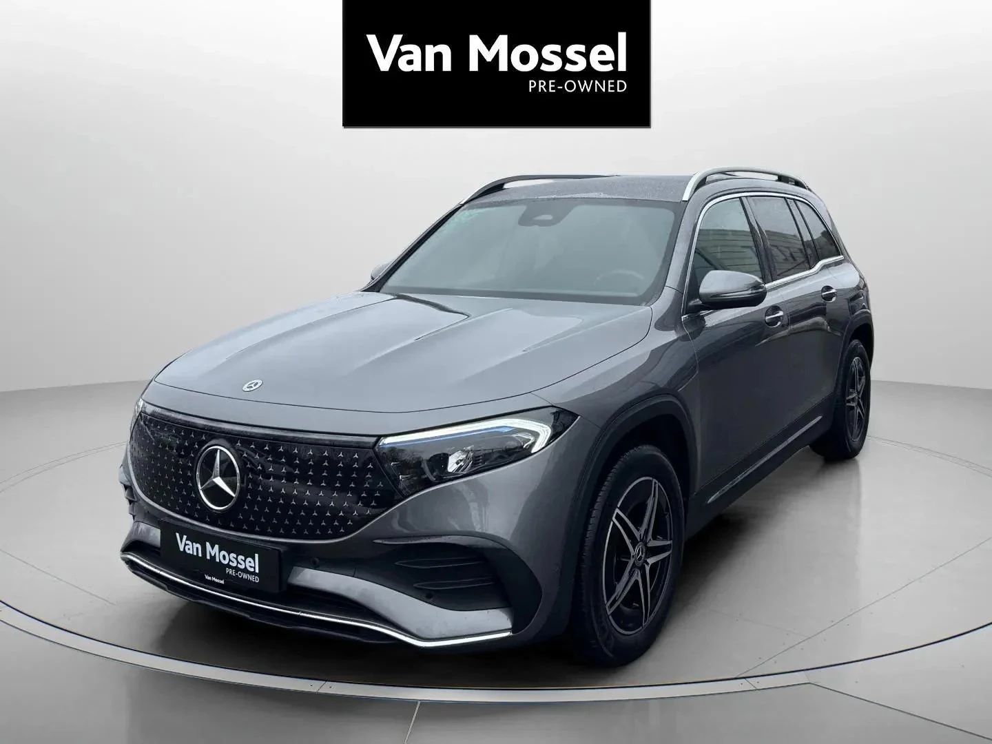 Mercedes-Benz-EQB-image-0