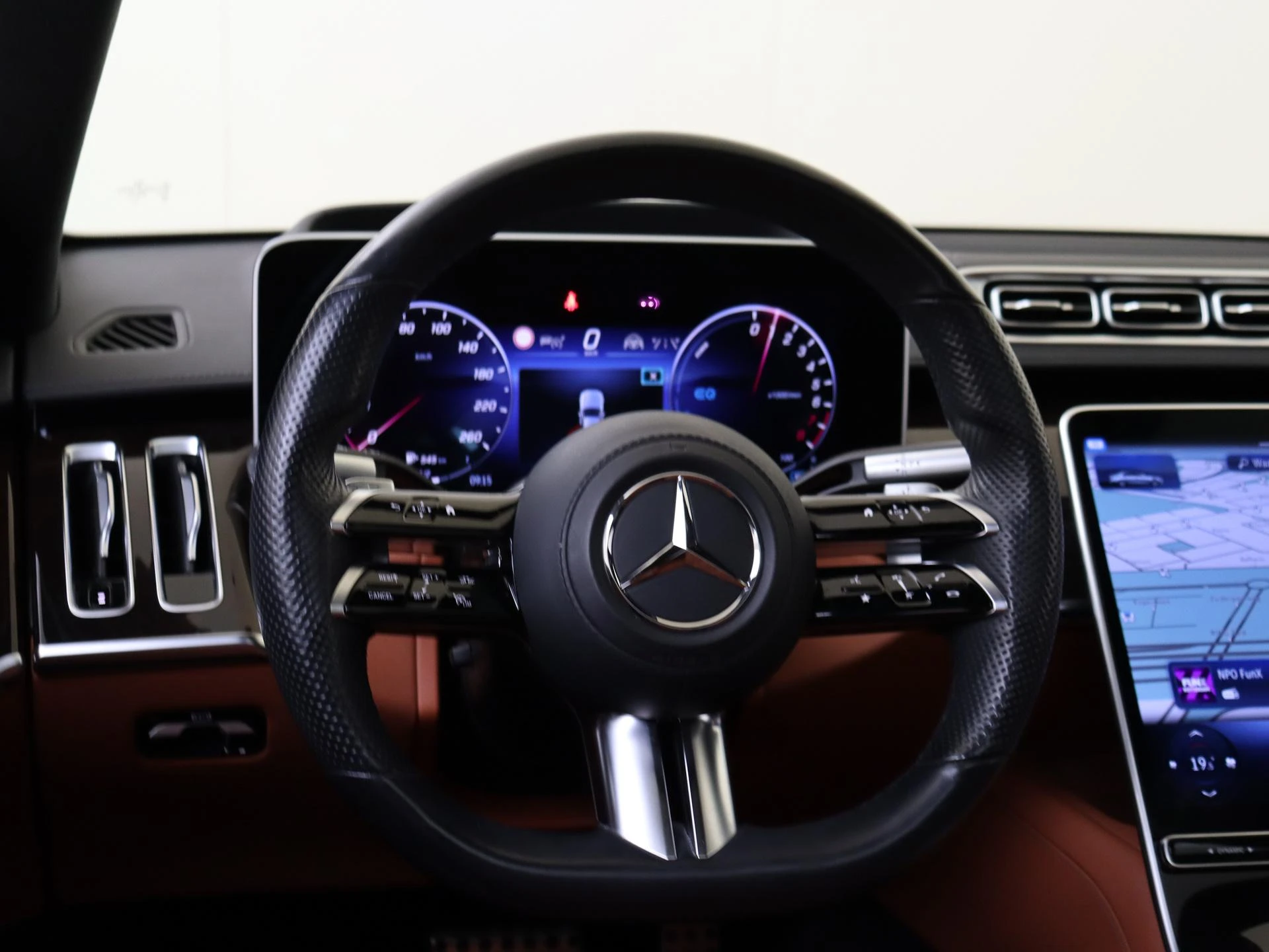 Mercedes-Benz-S-Klasse-image-9