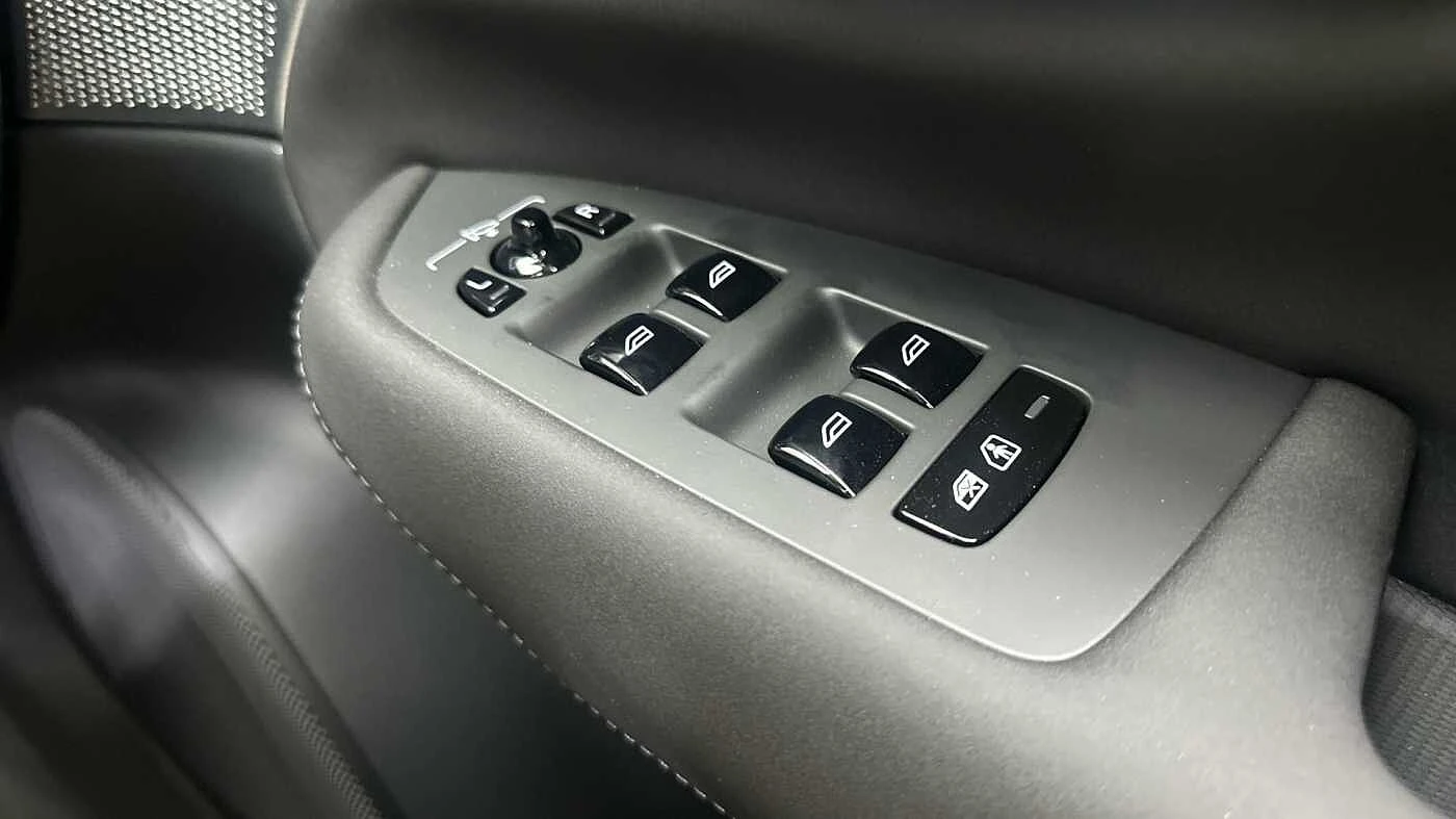 Volvo-XC90-image-34