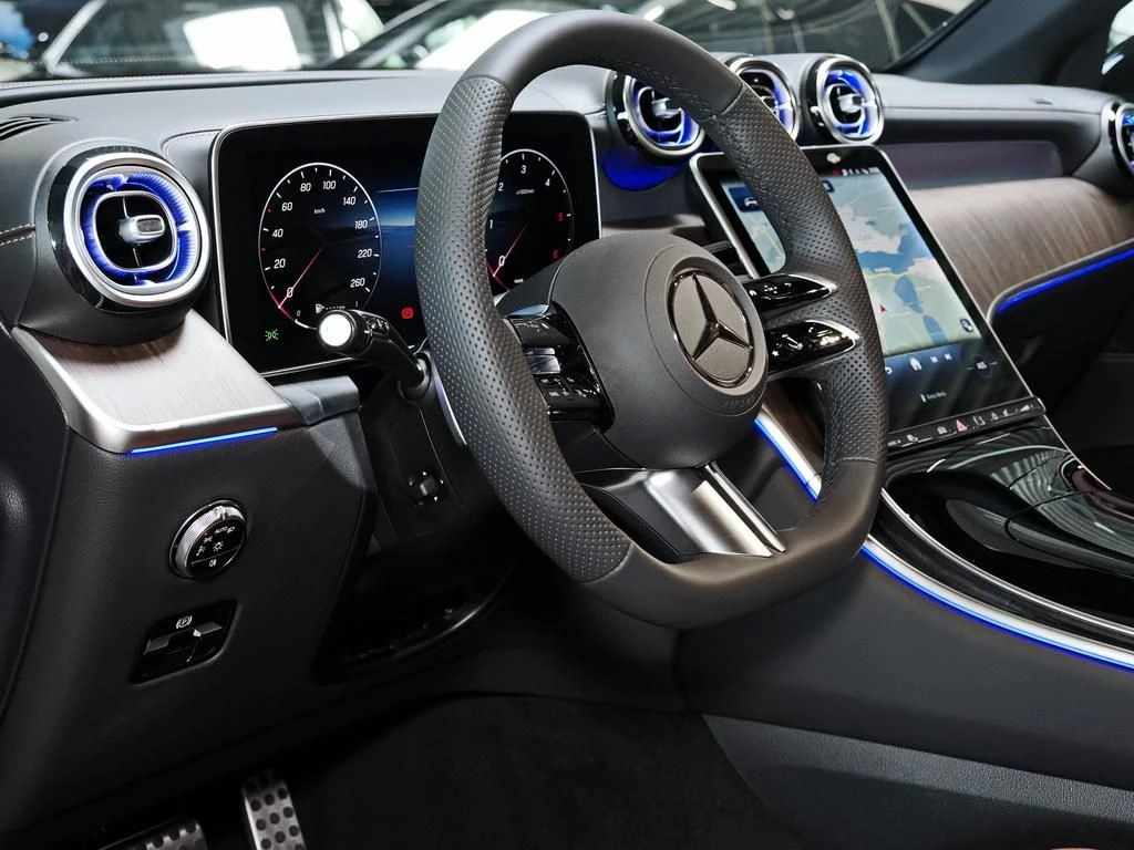 Mercedes-Benz-GLC 200 d-image-6