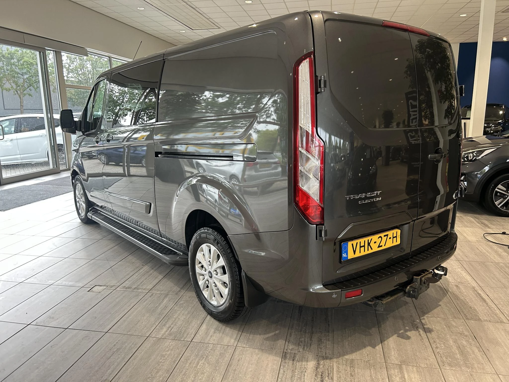 Ford-Transit Custom-image-2