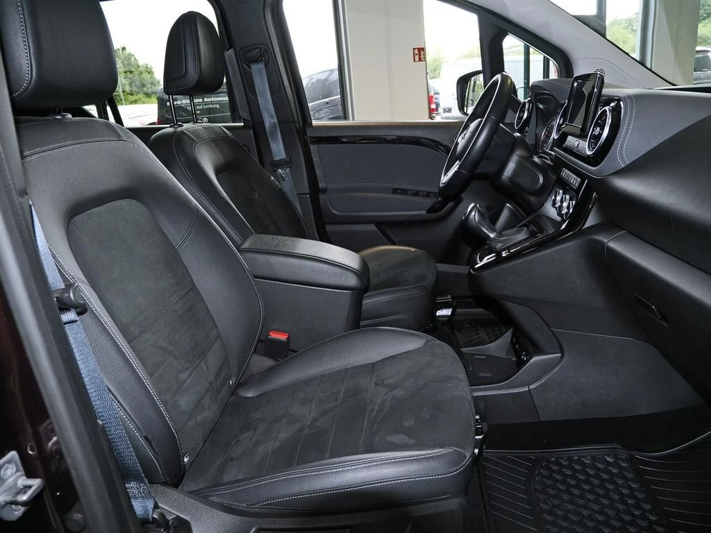 Mercedes-Benz-T-Klasse 180 d-image-12