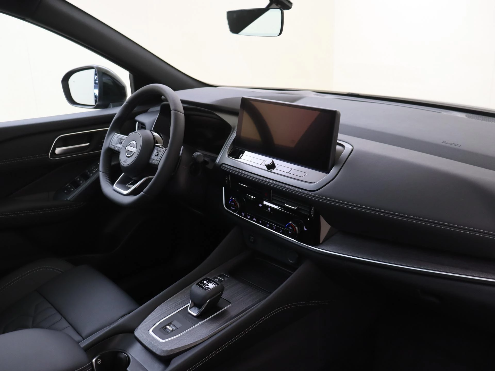 Nissan-QASHQAI-image-4