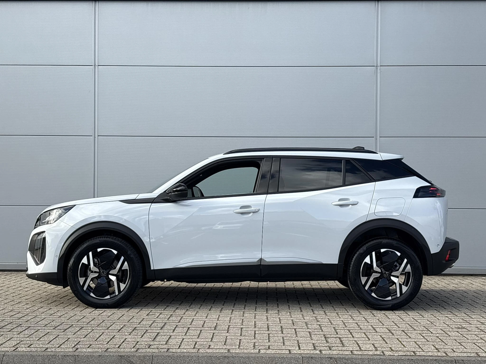 Peugeot-2008-image-2