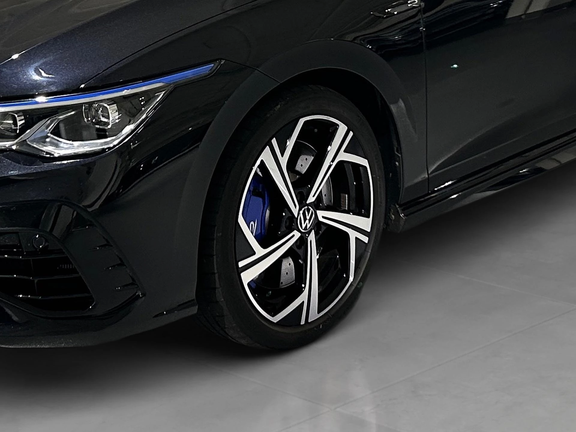 Volkswagen-Golf-image-20