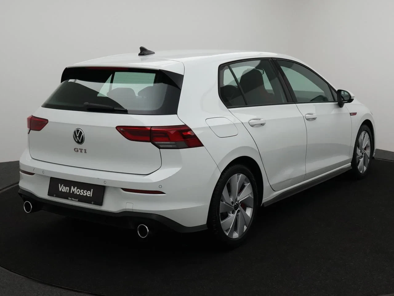 Volkswagen-Golf-image-7
