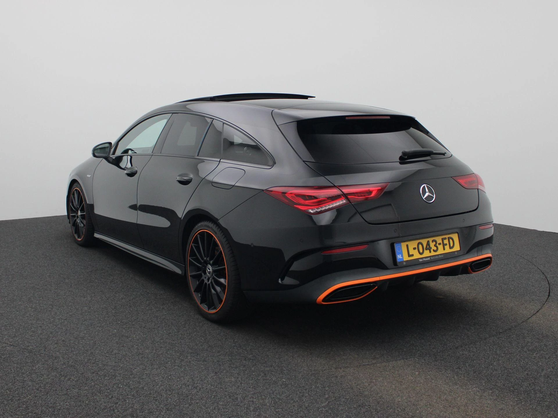 Mercedes-Benz CLA Shooting Brake 200 Premium Plus