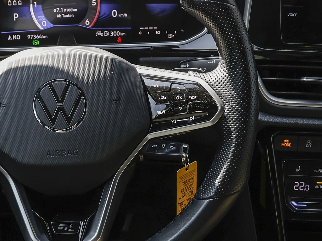 Volkswagen-T-Roc-image-12
