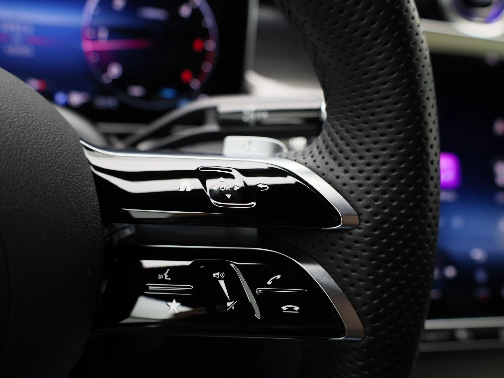 Mercedes-Benz-GLC-image-16