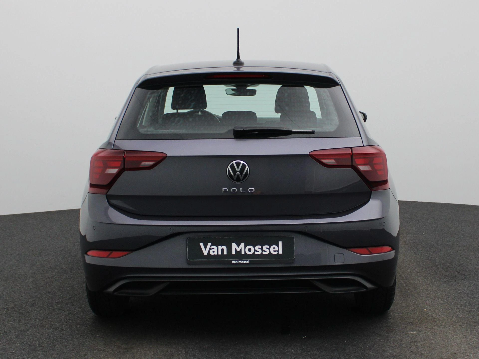 Volkswagen-Polo-image-5