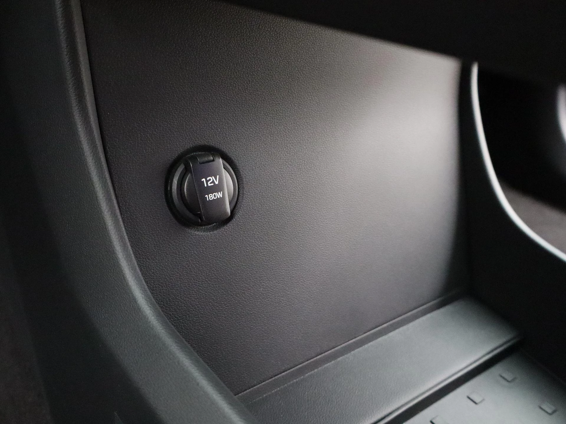 Hyundai-Santa Fe-image-24