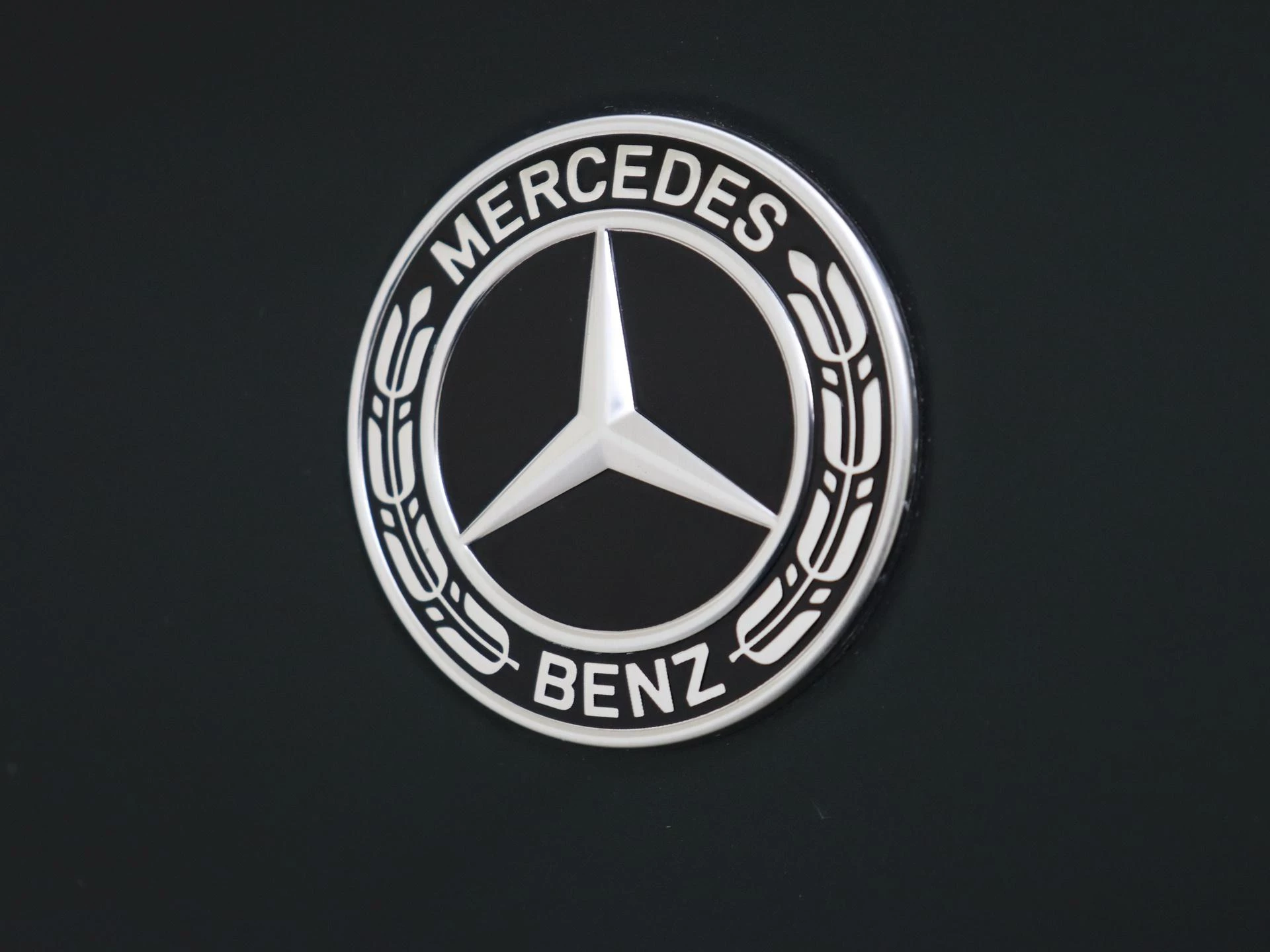 Mercedes-Benz-EQS-image-28