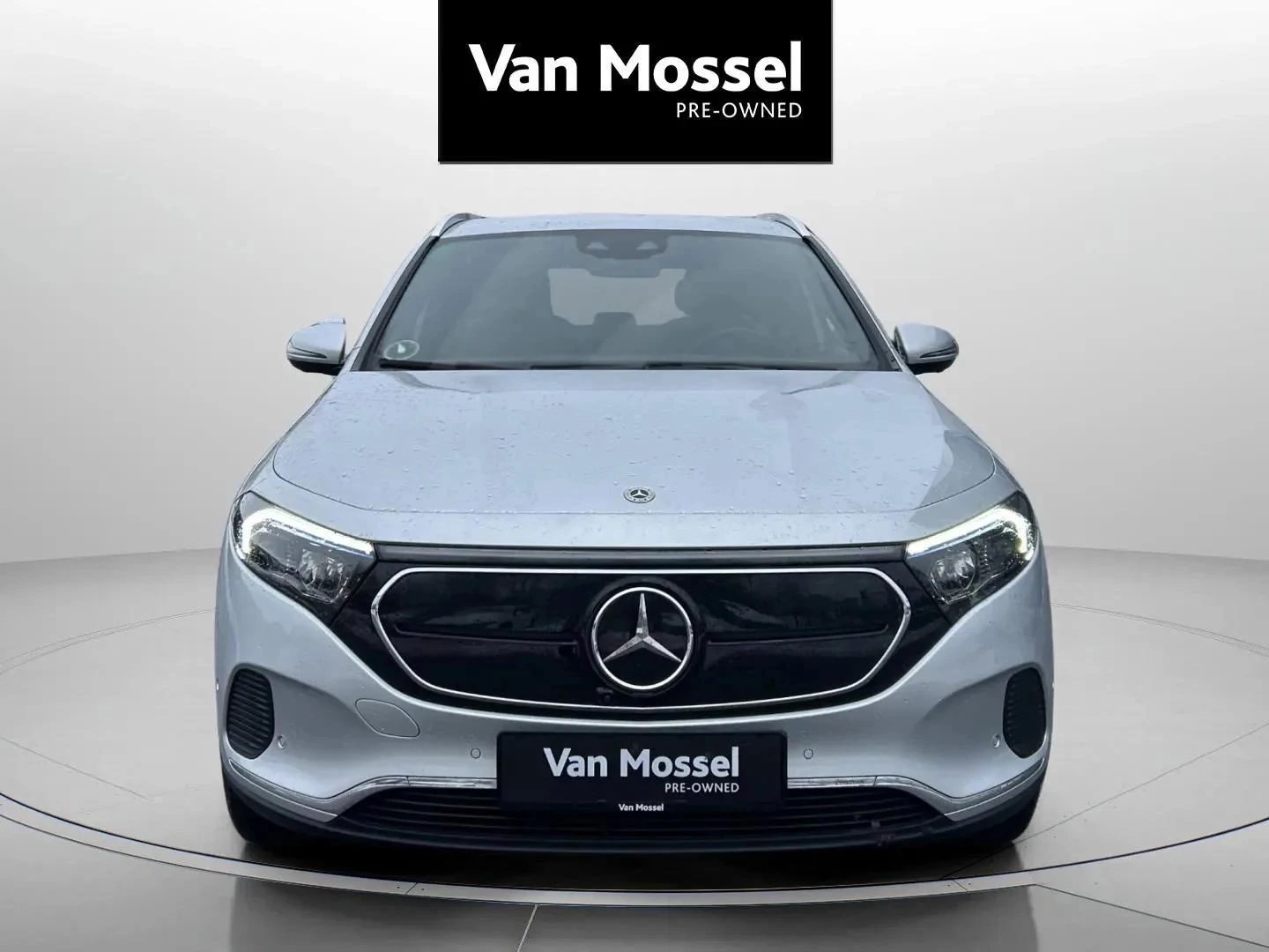 Mercedes-Benz-EQA-image-1