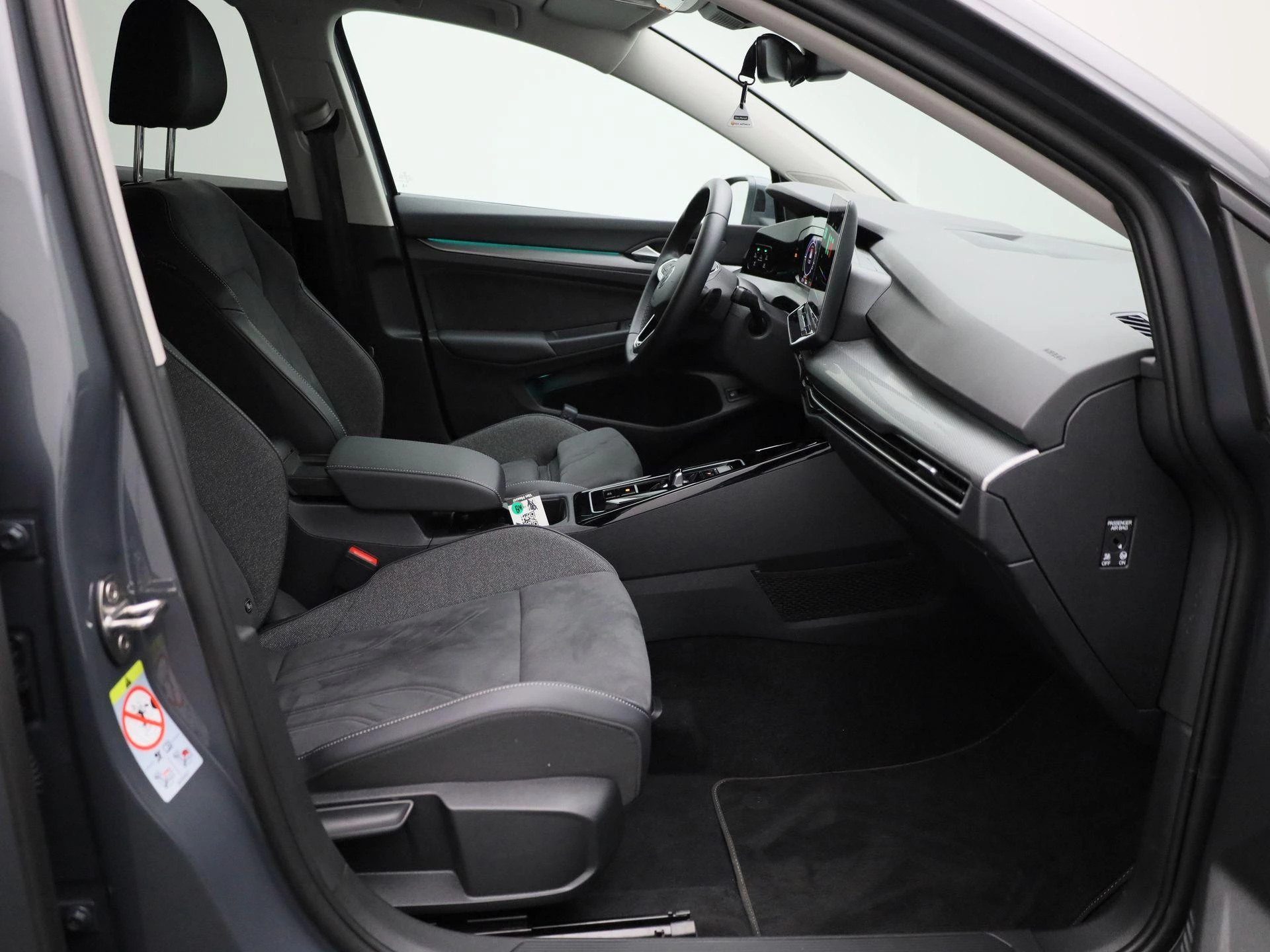Volkswagen-Golf-image-38