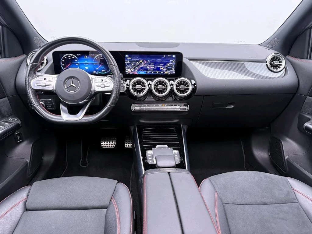 Mercedes-Benz-GLA-image-7