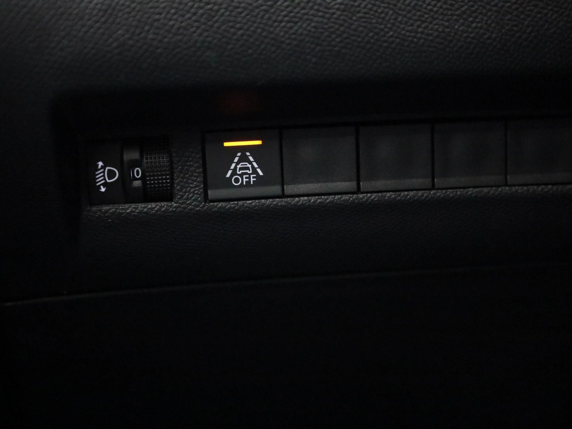 Peugeot-208-image-22