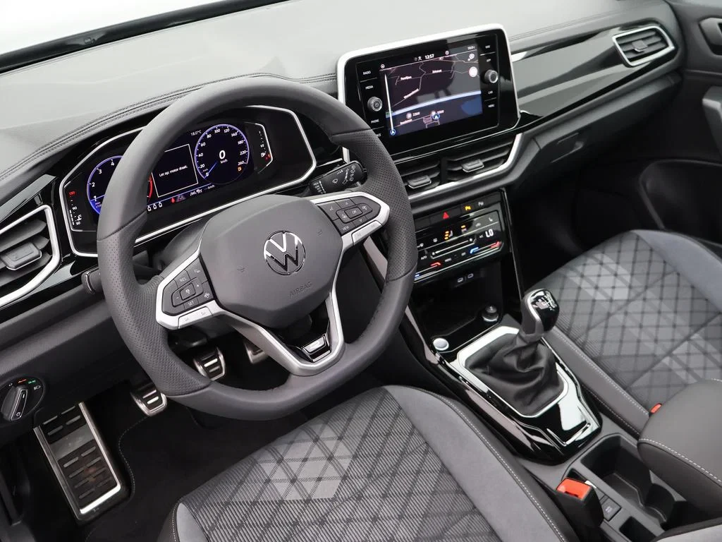Volkswagen-T-Roc-image-13