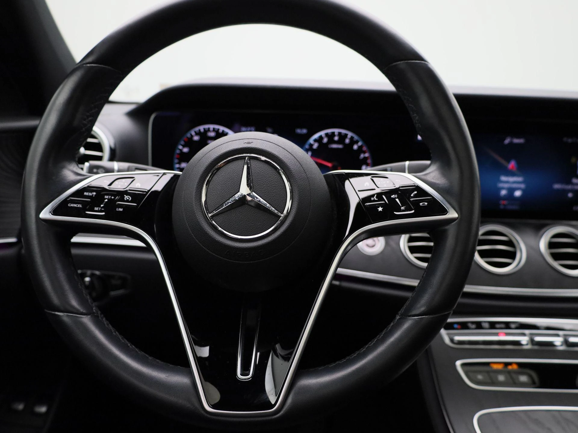 Mercedes-Benz-Classe E-image-6
