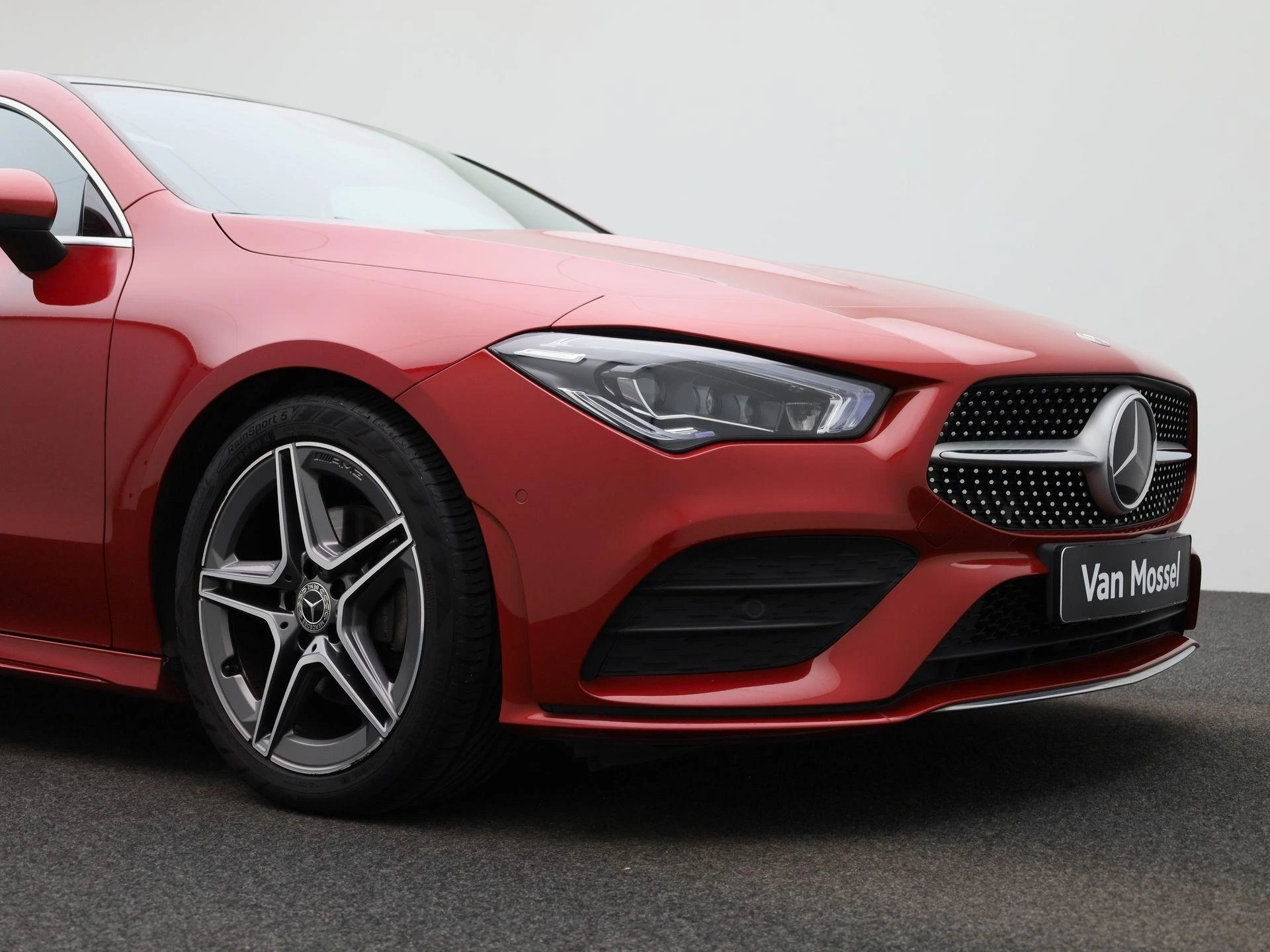 Mercedes-Benz CLA 180 d AMG Line Shooting Brake + CARPLAY + PANO DAK + TREKHAAK + MEMORY SEATS +
