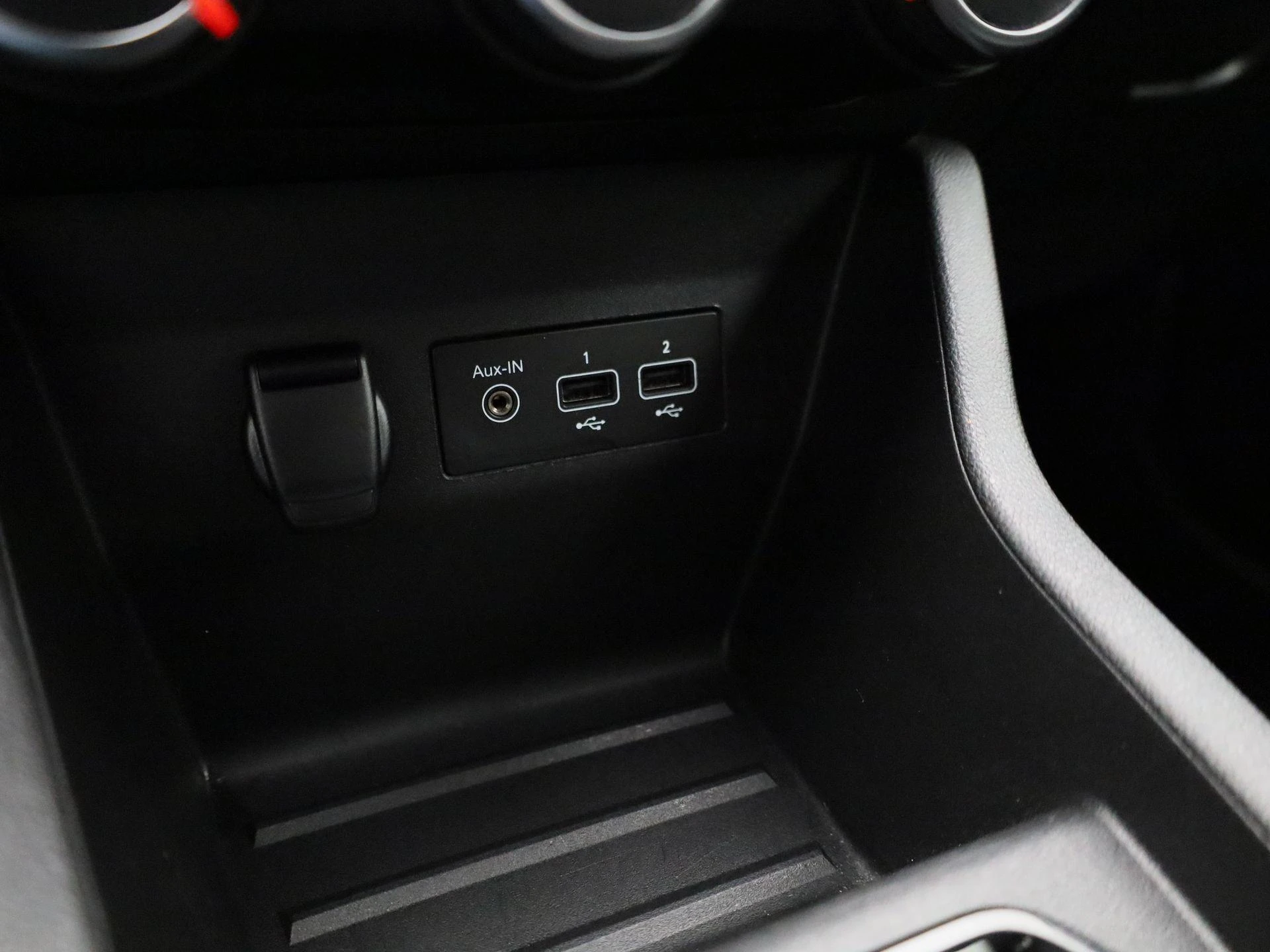 Renault-Clio-image-22