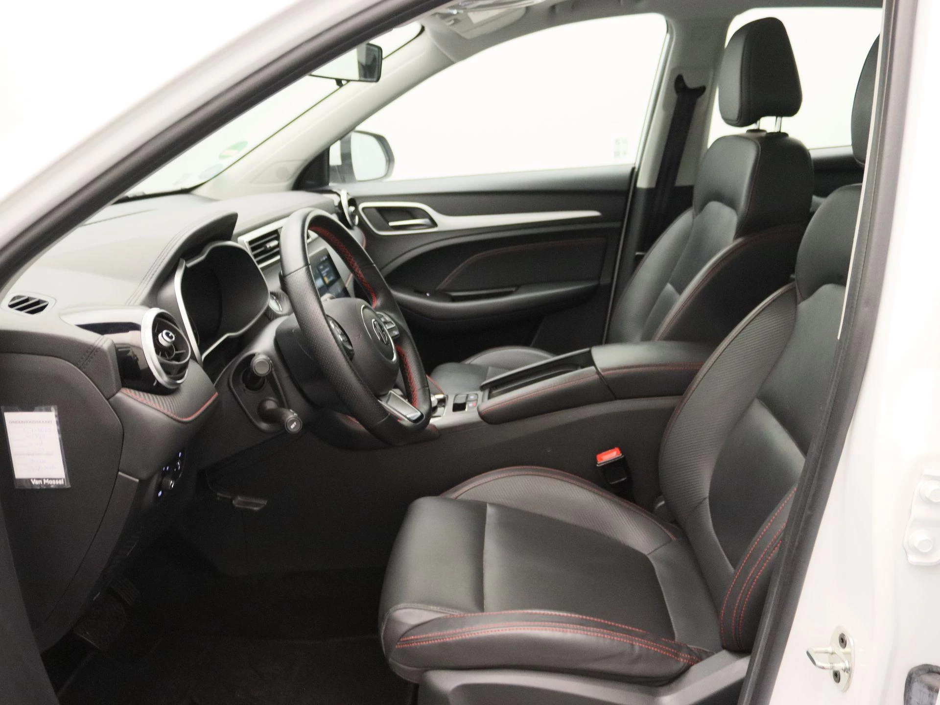 MG-ZS EV-image-10