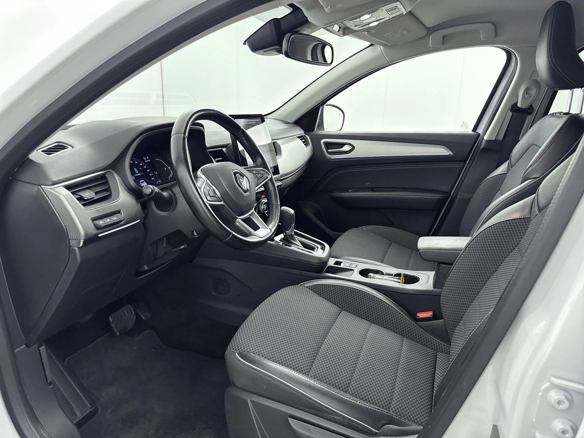 Renault-Arkana-image-16