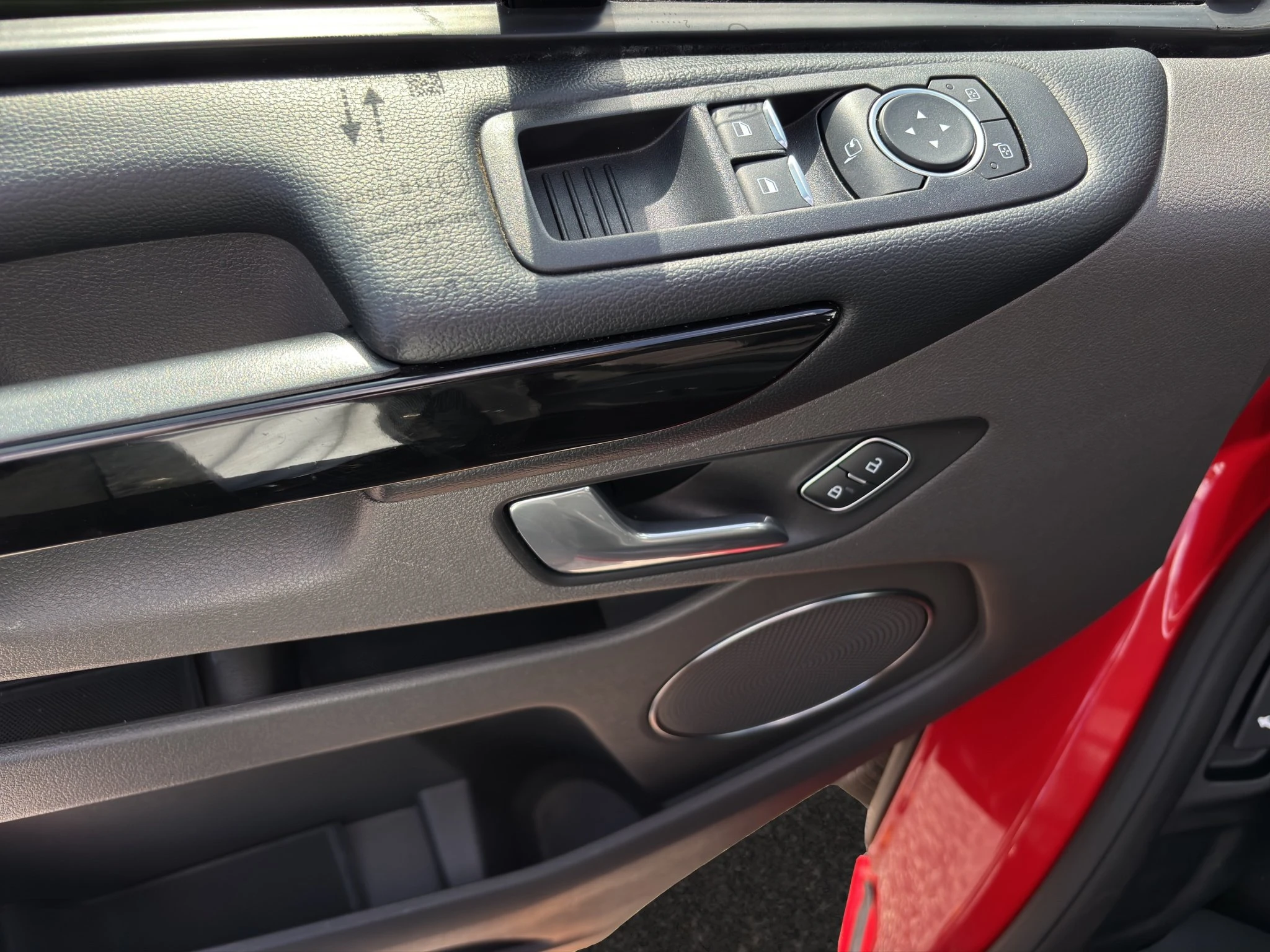 Ford-Tourneo Custom-image-16