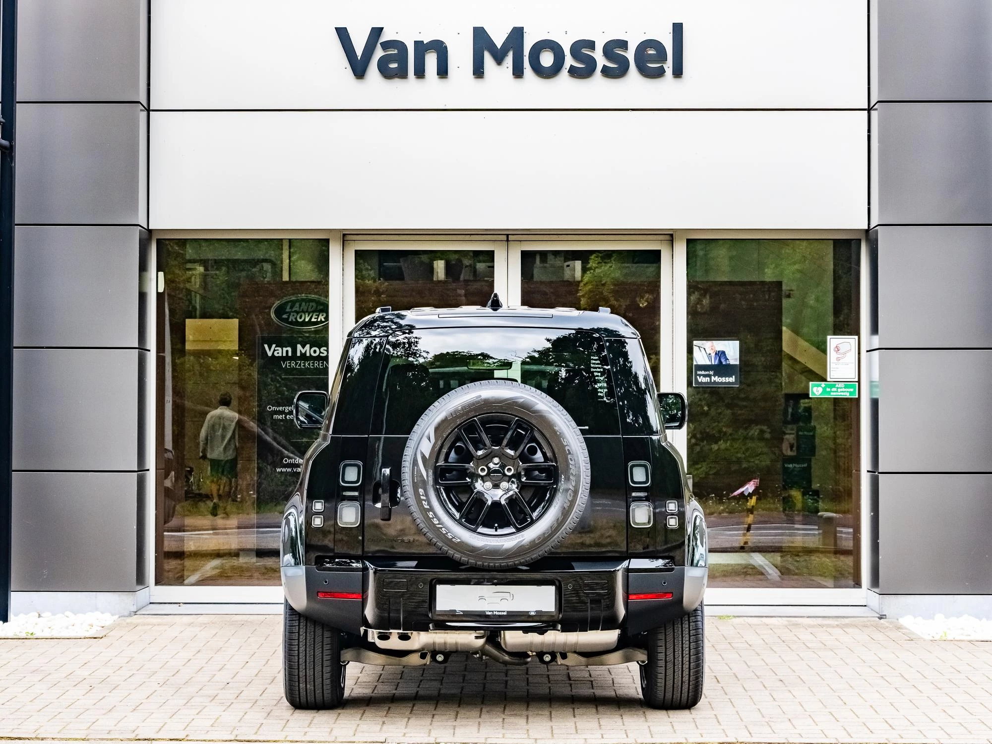 Land Rover Defender 90 D200 S AWD Auto. 26MY