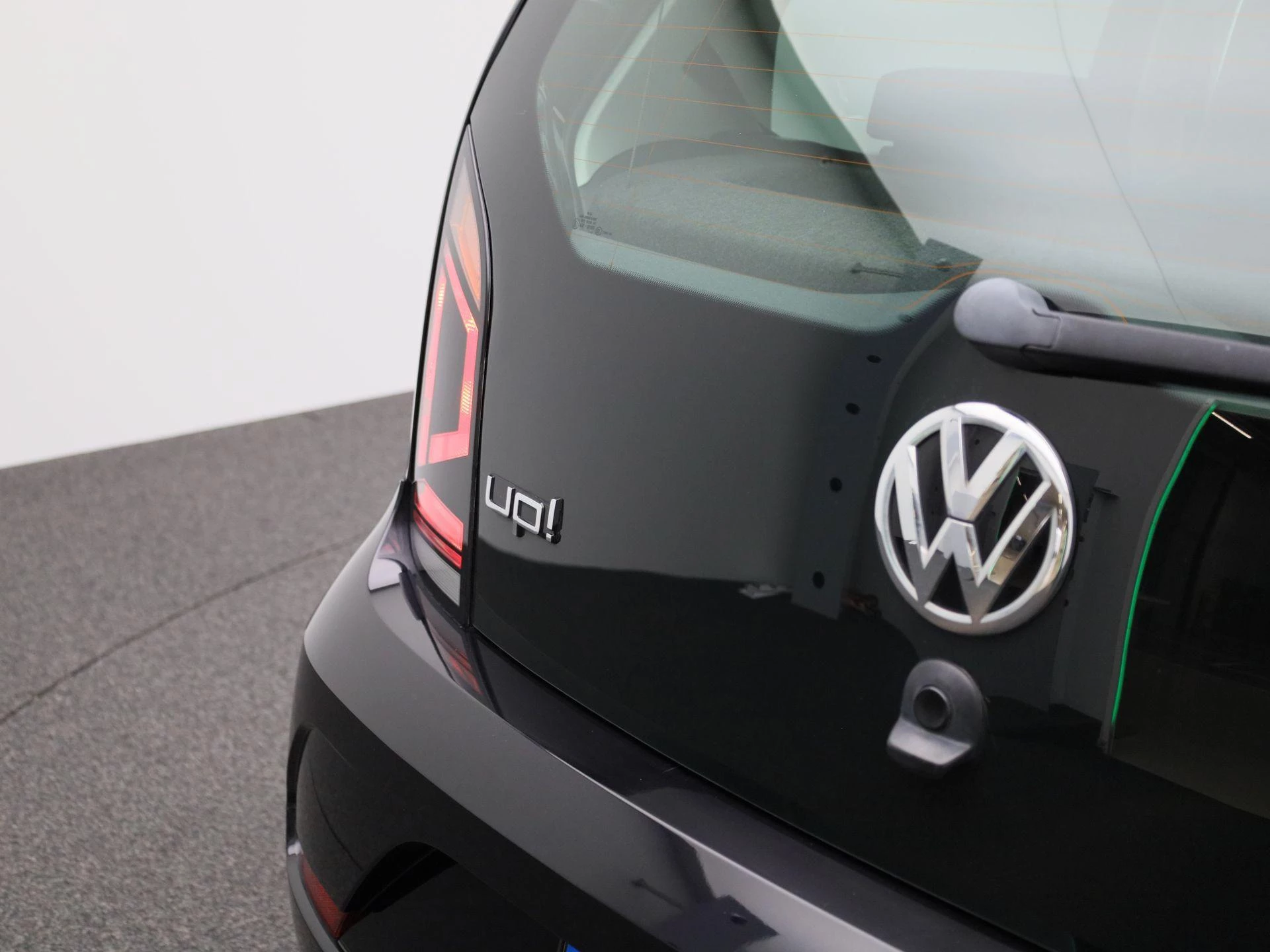 Volkswagen-up!-image-25