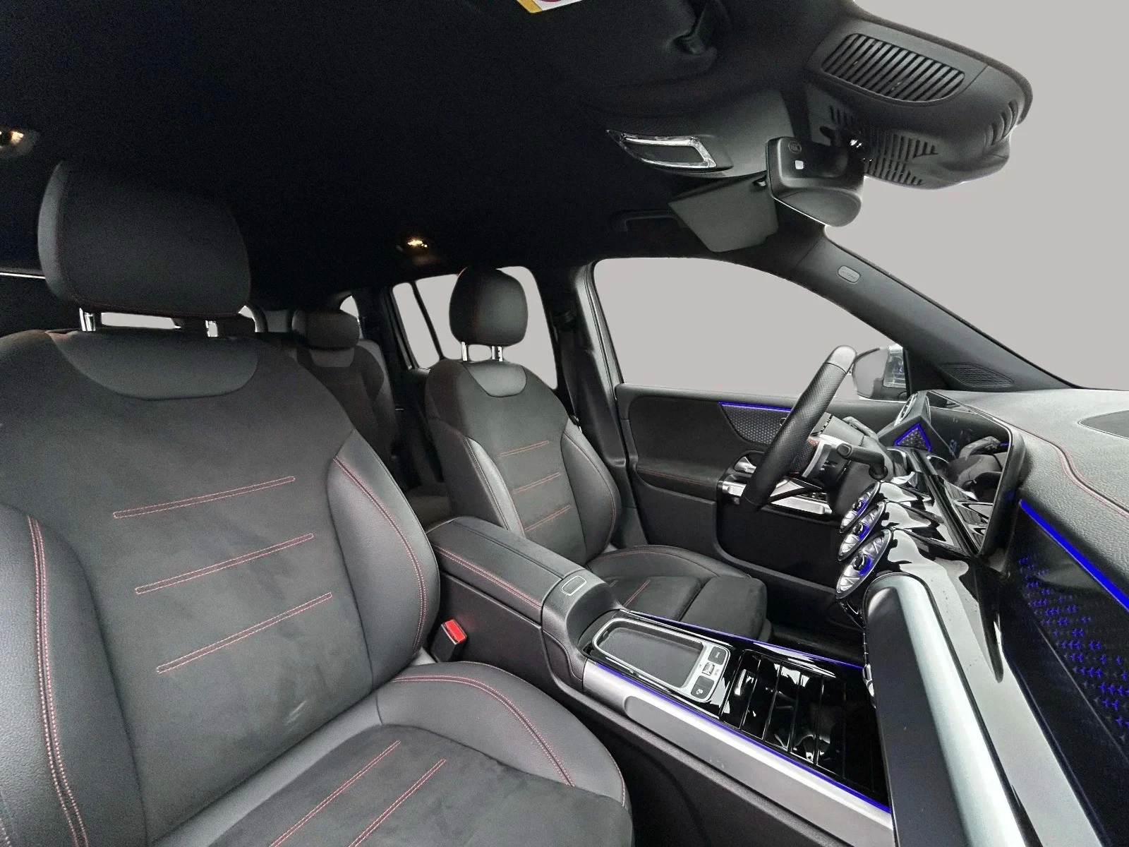 Mercedes-Benz-EQB-image-21